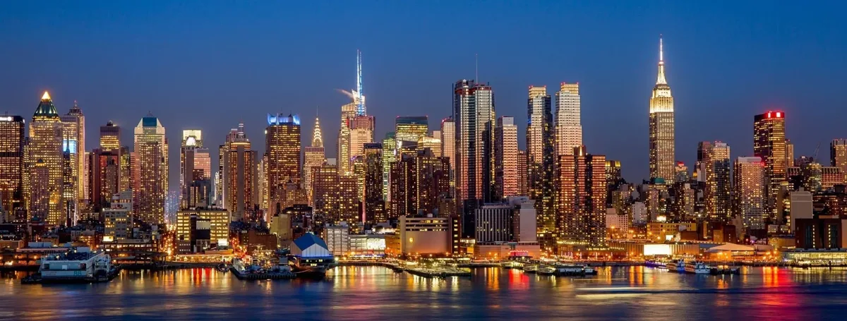 Manhattan skyline at night